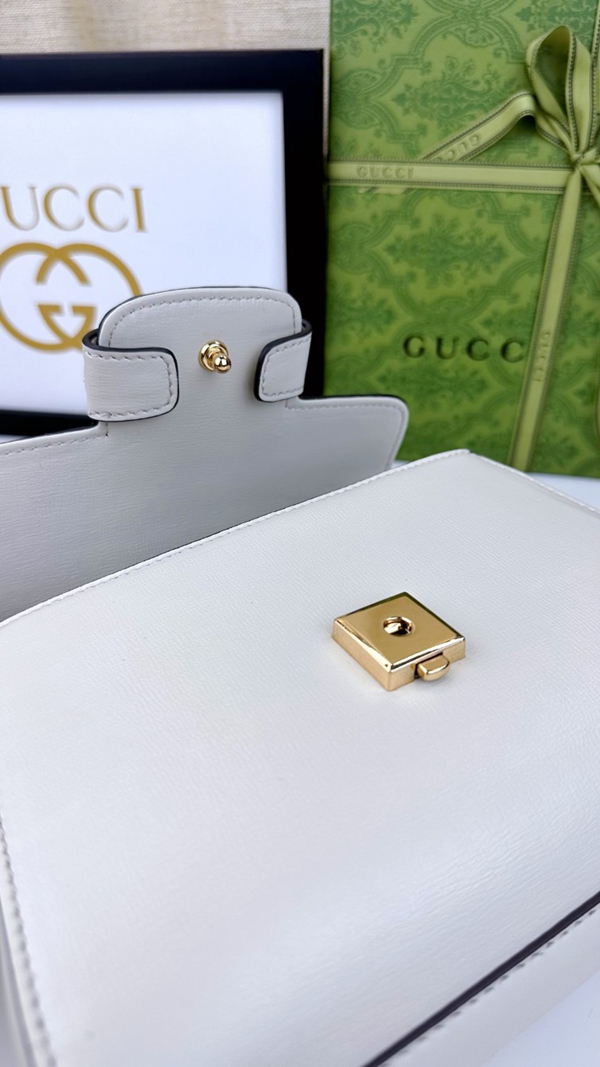 激安グッチバッグコピー角部分ディテール